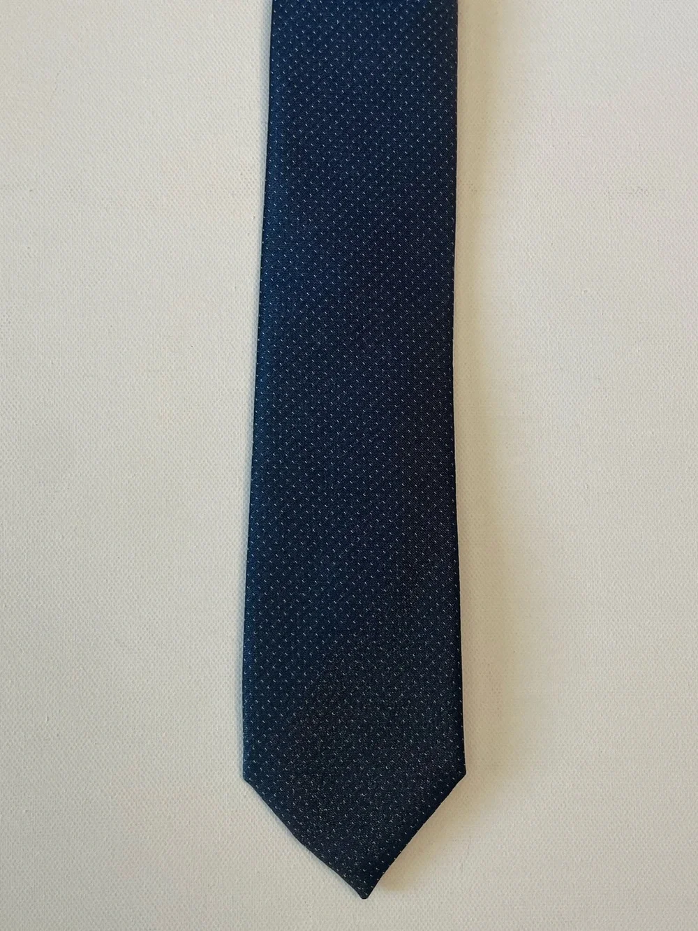 Calibrate (Nordstrom) 91% Silk/9% Nylon Navy Polka Dot Tie (2.5in x 59in)